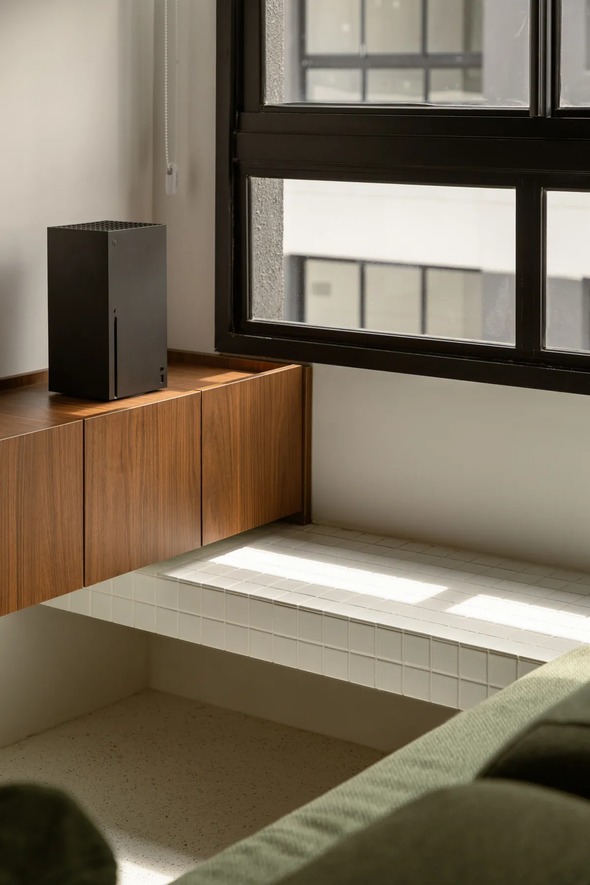 Apartamento Três Planos, quarto com marcenaria sob medida