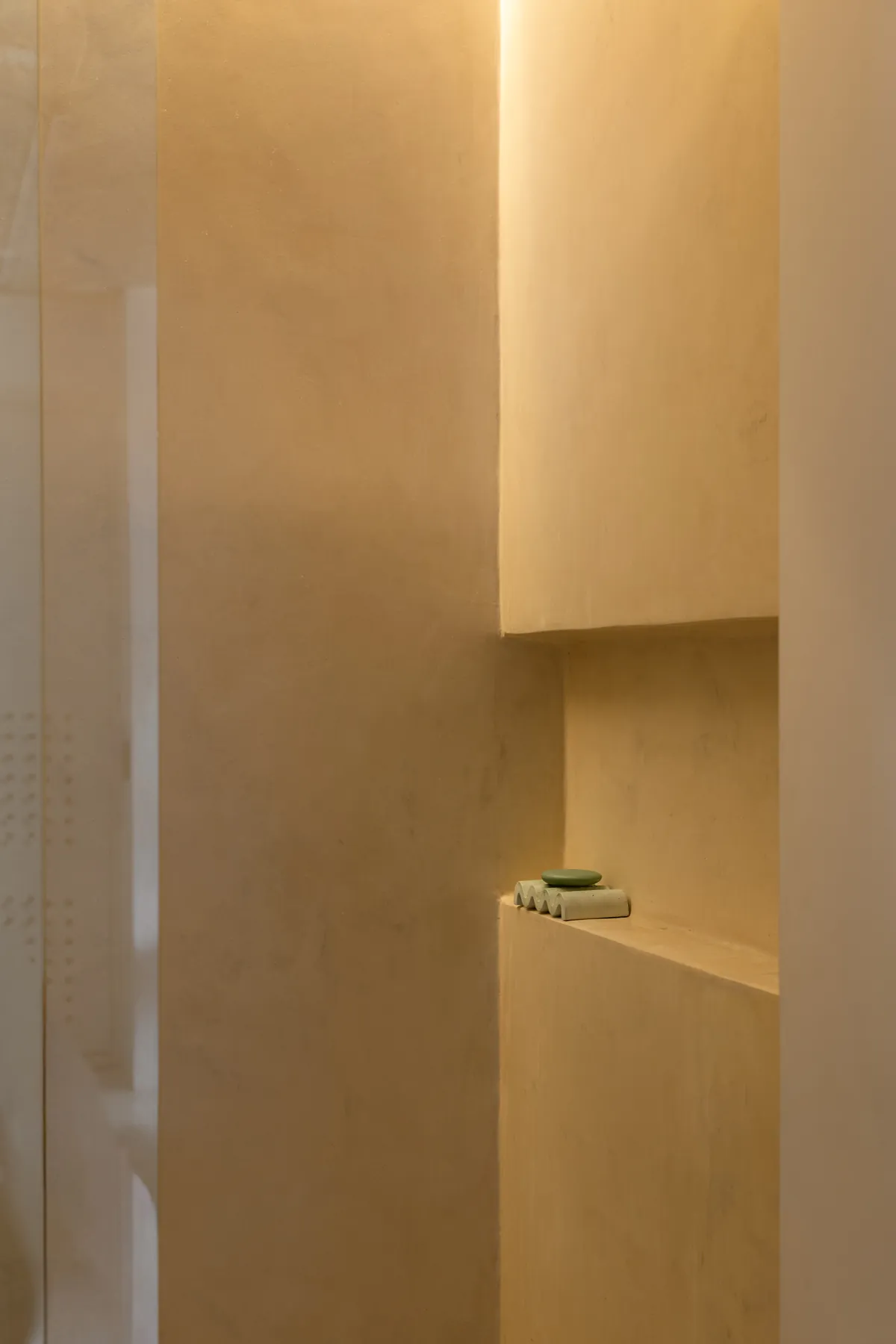 Apartamento Três Planos, corredor em microcimento